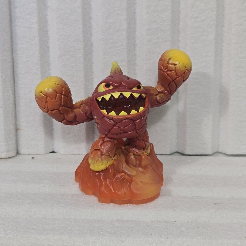Skylanders Giants Eruptor Lightcore 2012 Character Figure Activision